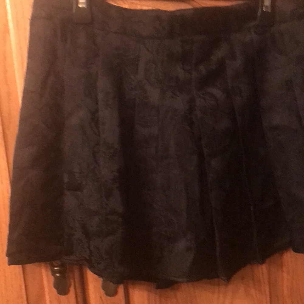 Skirt set - Picture 3 of 3